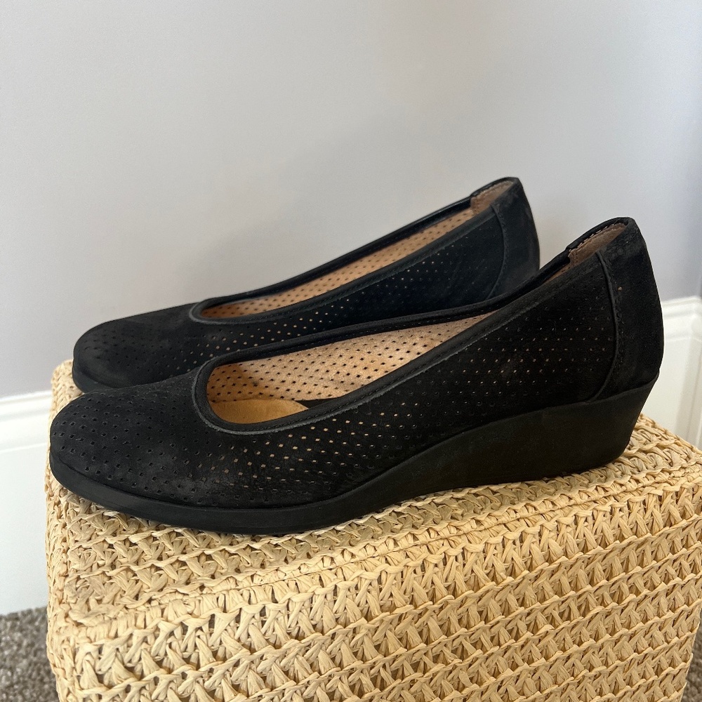 Naturalizer Betina 2 Women's Brushed Leather Wedge Shoe, Black, Size 9M